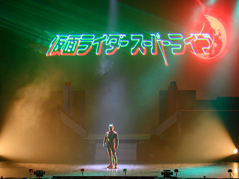 盛り上がる会場